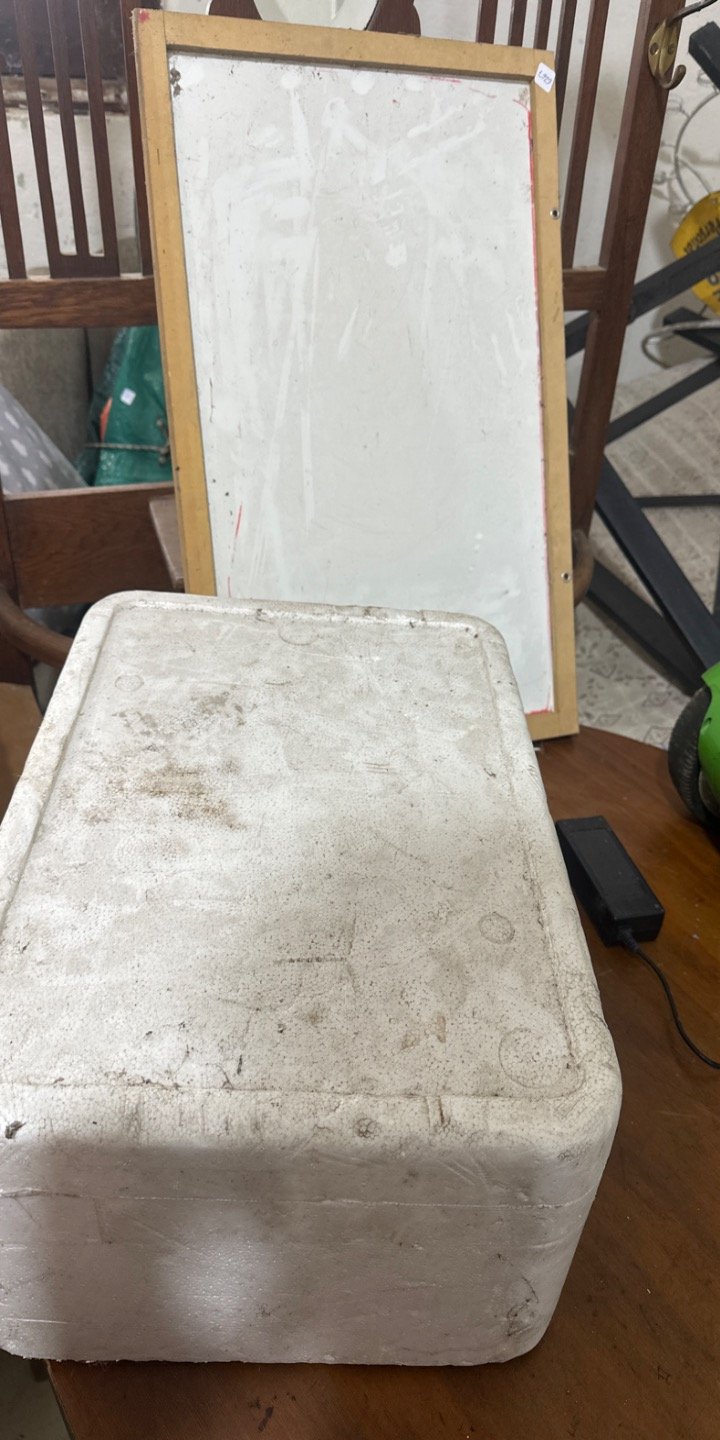Pizarra Blanca con Hielera de Poliestireno