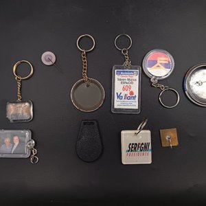Lote de Pines y Llaveros del Frente Amplio y Figuras Políticas Uruguayas - imagen 4