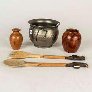 Lote anterior: Macetero de Peltre Volf con Utensilios de Madera