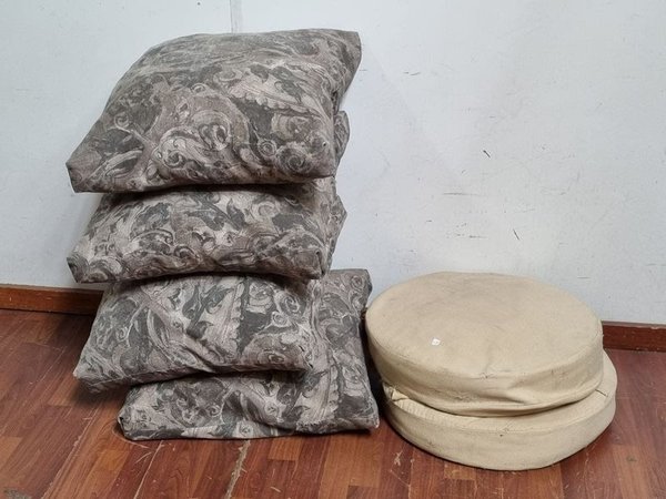 Lote de 6 Almohadones: Cuadrados Estampados y Redondos Lisos - imagen 1