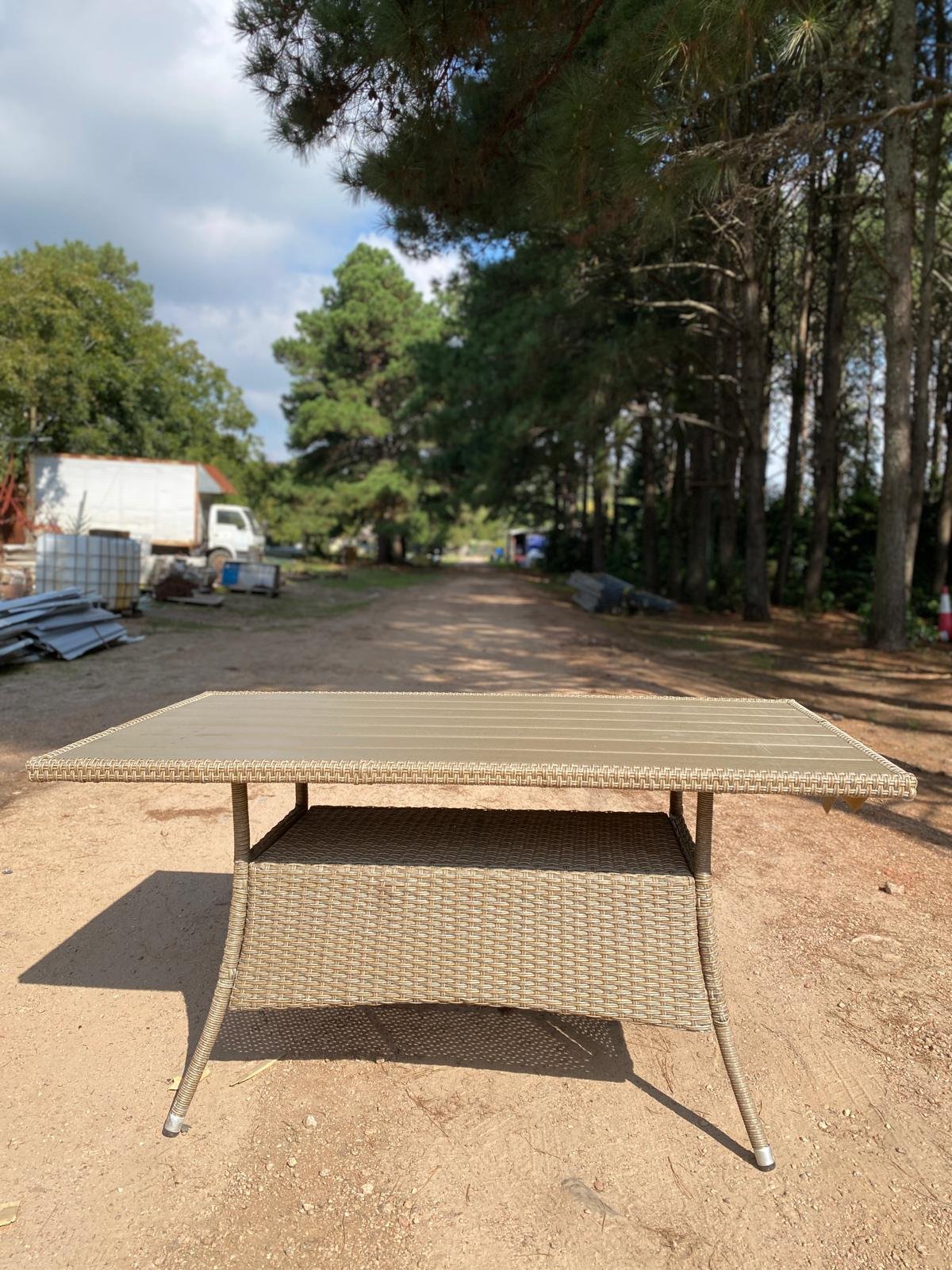 Item mesa-de-patio-color-beige-2 - Image 0