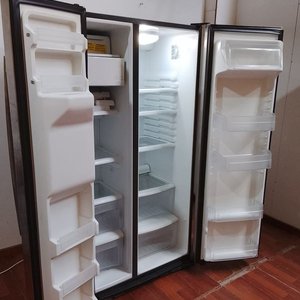 Heladera GE Doble Puerta Acero Inoxidable con Dispensador - imagen 4