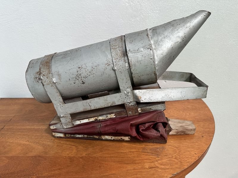 Lote anterior: Antiguo AHUMADOR DE APICULTURA para venta