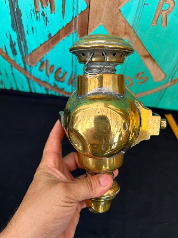 Importante farol a combustible de los primeros autos todo bronce exelente estado - imagen 5