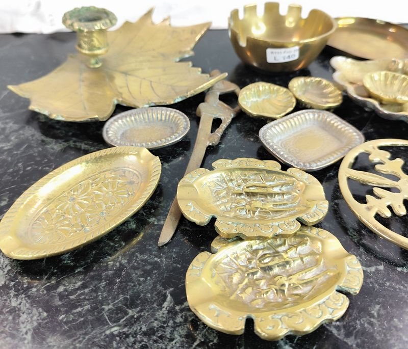 Colección de piezas de bronce y metal antiguo - imagen 2