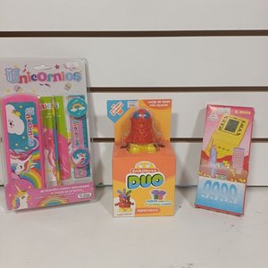 Lote siguiente: Set de Masa para Moldear "Monstruito" con Unicornios y Juego Electrónico