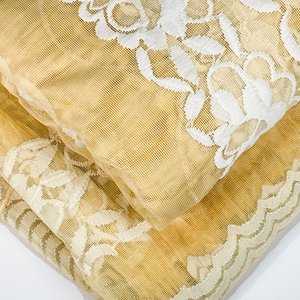 Dos Cortinas Voile Beige y Blanco con Decoración Floral - imagen 3