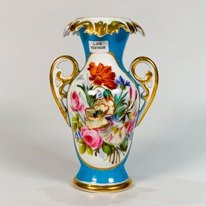 Lote anterior: Ánfora de Porcelana Celeste con Flores y Asas Doradas