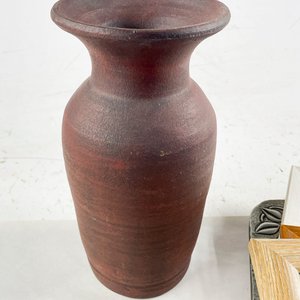 Nueve piezas, portaretrato y florero en cerámica - imagen 3