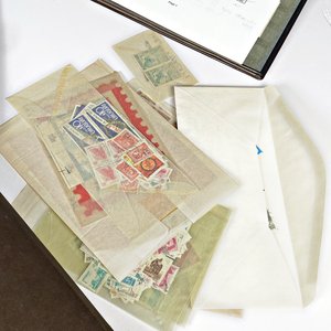 Álbum y Carpetas con Sellos Postales Uruguayos y Extranjeros - imagen 2