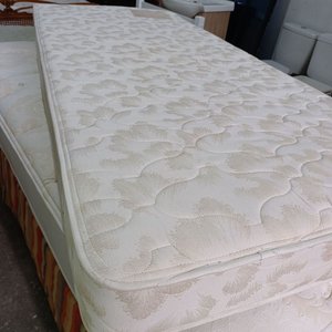 Colchón de 1 Plaza de Resortes Blanco y Beige - imagen 5
