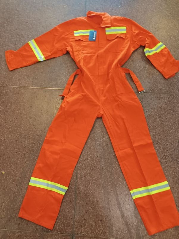 Overol Naranja con Refractarios para Talle 54 - imagen 4