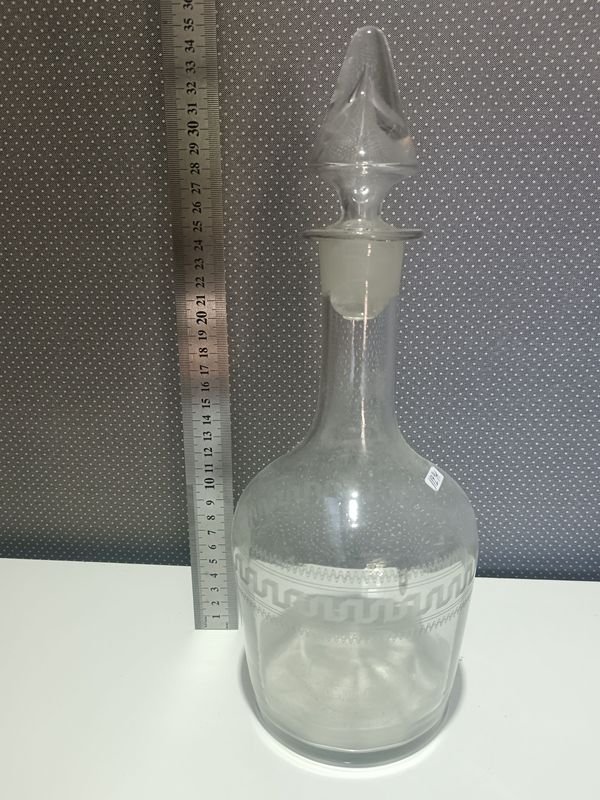 Botellón antiguo de cristal labrado - imagen 1