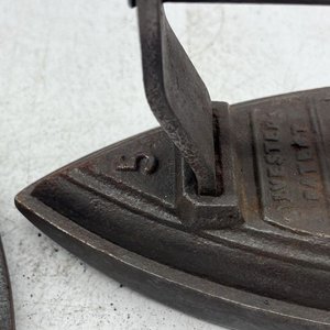 Plancha Antigua de Hierro "Gilvester Patent Salter" con Posa Plancha - imagen 4