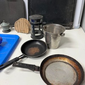 Lote de Utensilios de Cocina: Asadera, Sartenes, Cafetera y Más - imagen 7