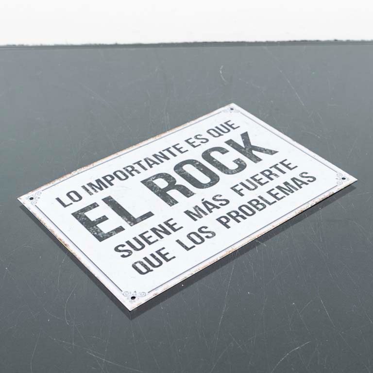 Lote anterior: Placa de metal con diseño en español