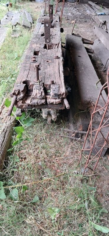 Vagón de tren y larguero en mal estado - imagen 6