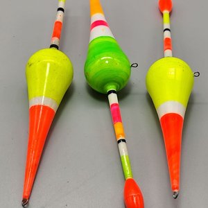Lote de 3 Boyas de Pesca de Diversos Formatos y Colores - imagen 2