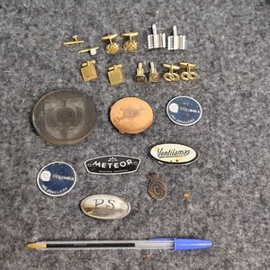 Lote anterior: Lote de Gemelos y Placas Metálicas Varias