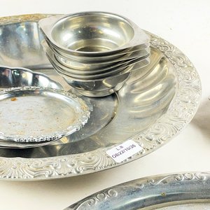 Bandeja Circular Metálica con Compartimentos y Set de Cuencos - imagen 3