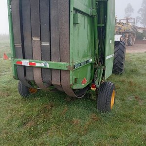 Enfardadora John Deere 550 Usada - imagen 3