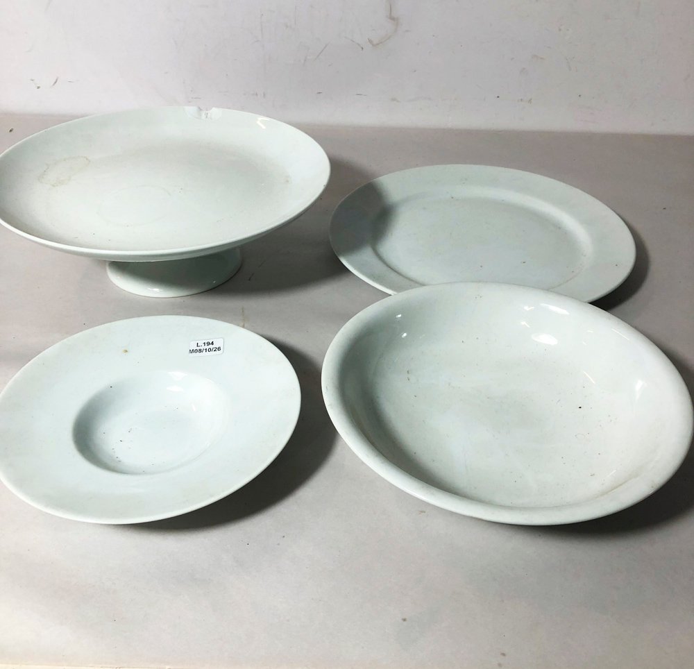 Lote de 4 piezas de loza blanca: fuente, bowl, centro cascado y plato hondo