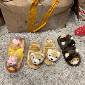 Lote de Pantuflas Infantiles y de Adulto Variadas - imagen 5