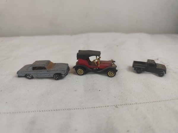 Colección de vehículos juguetes en buen estado - imagen 3