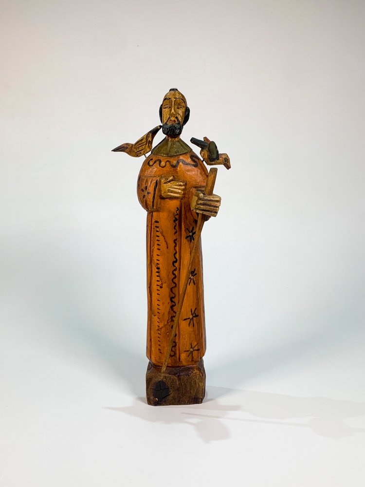 Talla Religiosa de San Francisco de Asís en Madera con Bastón y Palomas