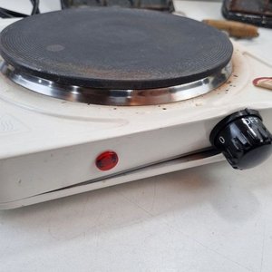 Anafe Eléctrico Blanco y Dos Anafes a Gas Negros - imagen 3