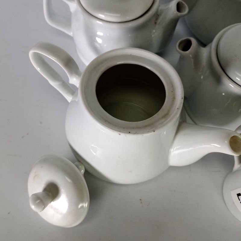 Tazas y teteras blancas en buen estado - imagen 4
