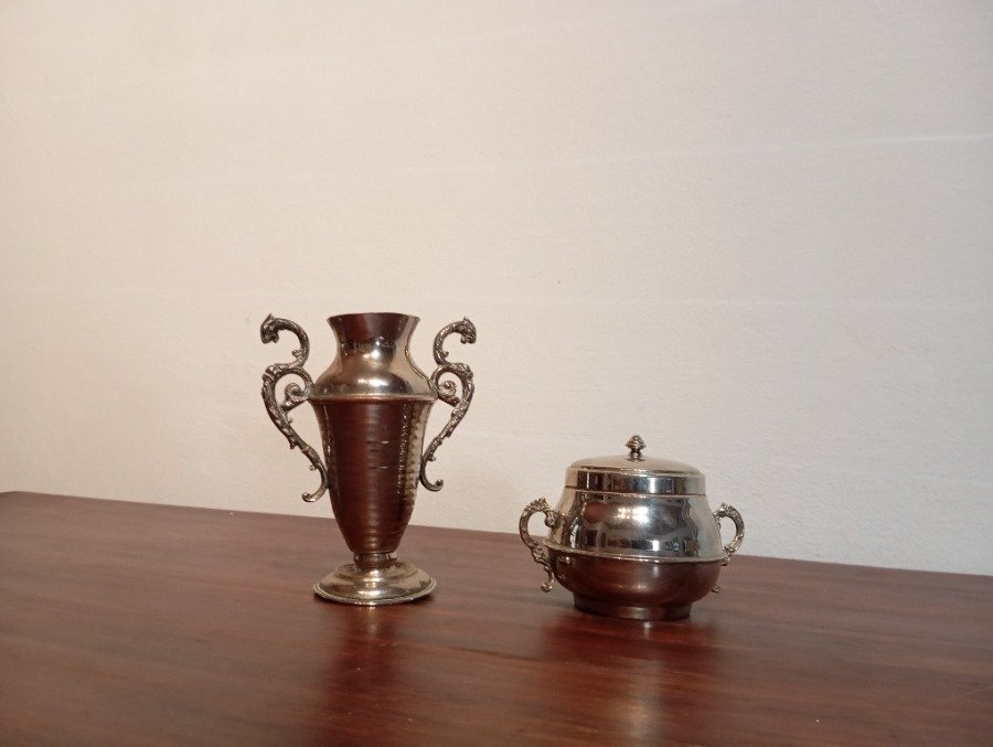 Jarrón y azucarero de metal decorativo - imagen 2