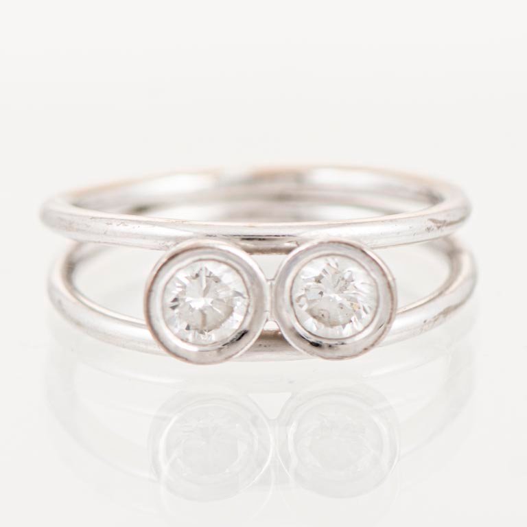 Anillo Oro Blanco 18k con 2 Diamantes H/I SI