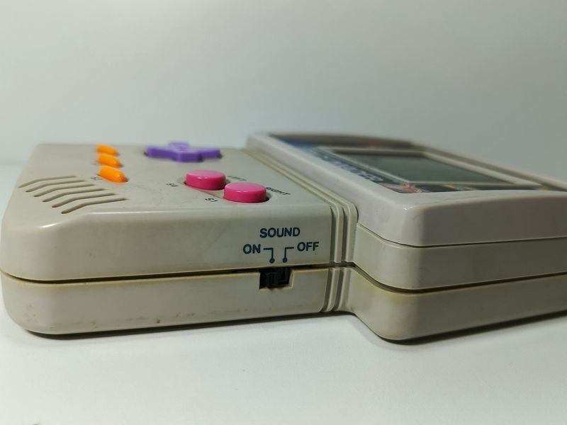 Consola de juegos portátil vintage Space Invaders - imagen 3