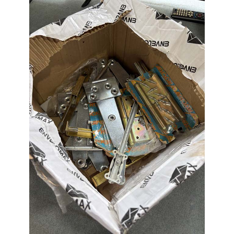 Herramientas - Bisagras grandes de metal