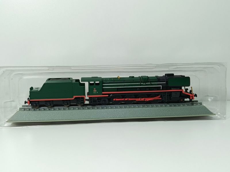 Locomotora de tren RENFE 242 'Confederación' en escala 1:160 - imagen 2