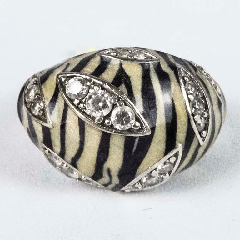 Anillo de Plata con Esmalte Rayado y Circonias