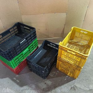 Lote de 7 Cajones Plásticos Apilables de Colores - imagen 8