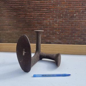 Dos Vigornias de Zapatero de Hierro Fundido - imagen 2