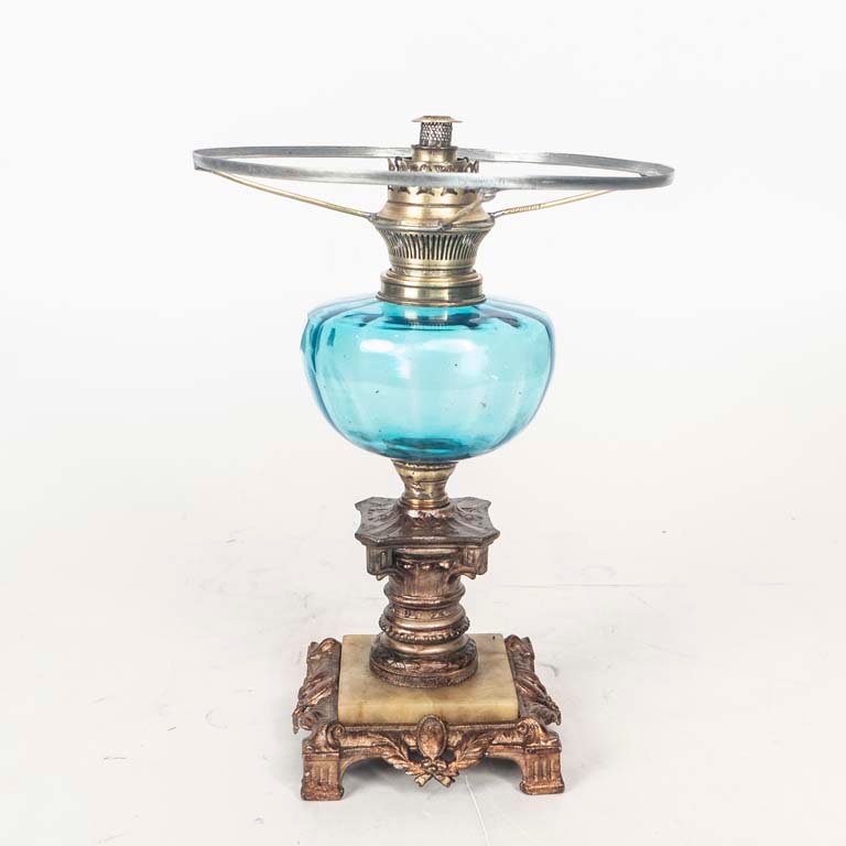 Lámpara a Querosene Antigua de Metal, Alabastro y Vidrio Azul - 33 cm