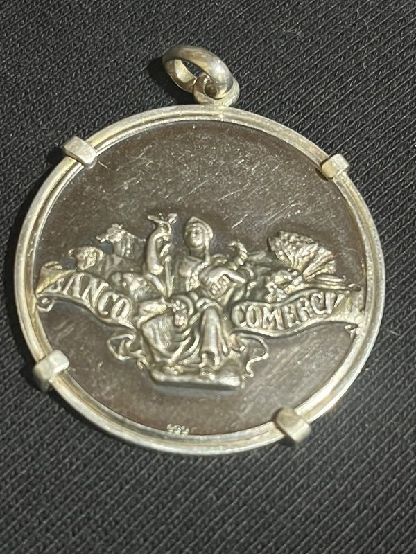 Medalla Banco Comercial Plata 999 - 30 Gramos - "Por 35 Años de Labor"