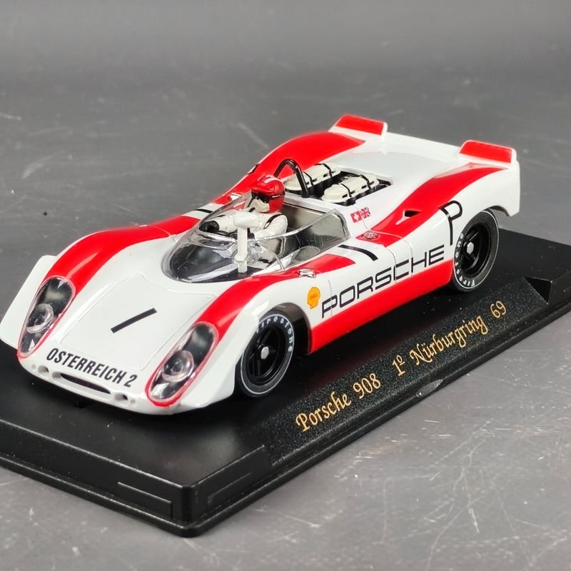 Modelo a escala de coche de carreras Porsche 908 - imagen 3