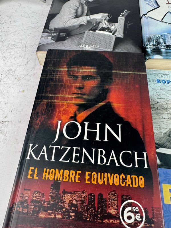 Colección de 5 libros de novela y thriller histórico/policial - imagen 3