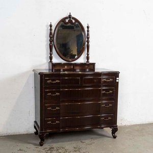 Lote siguiente: Cómoda Inglesa Antigua con Alzada Espejada y 5 Cajones