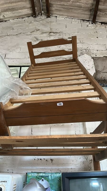 Cama de madera en buen estado - imagen 2