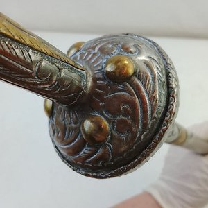 Importante Bombilla de Mate Grande en Alpaca y Bronce con Grabados Folclóricos - imagen 6