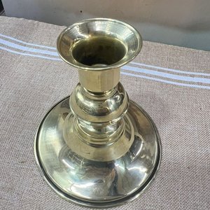 Candelero de Bronce Torneado con Base Circular - imagen 1
