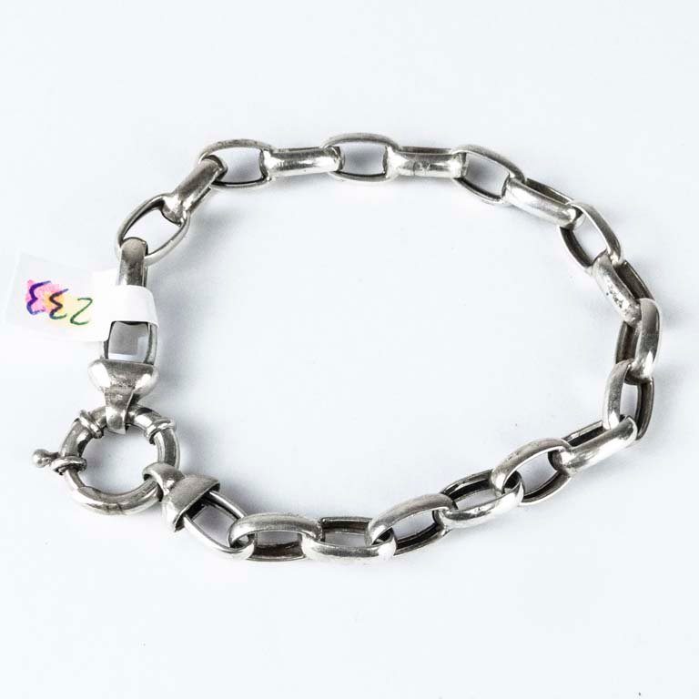 Lote siguiente: Pulsera de plata en excelente estado