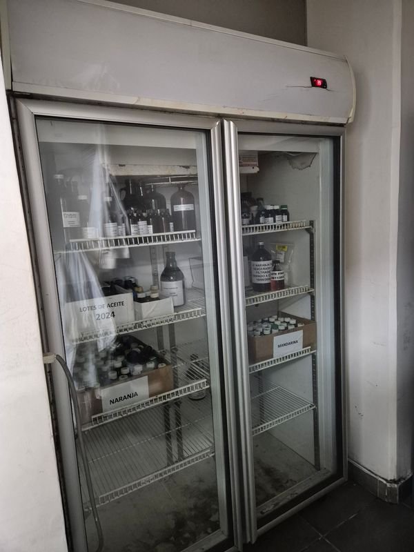 Vitrina exhibidora doble en perfecto funcionamiento