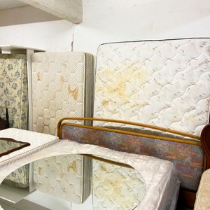 Muebles de Dormitorio: Cama con Cabecero y Espejo - imagen 4
